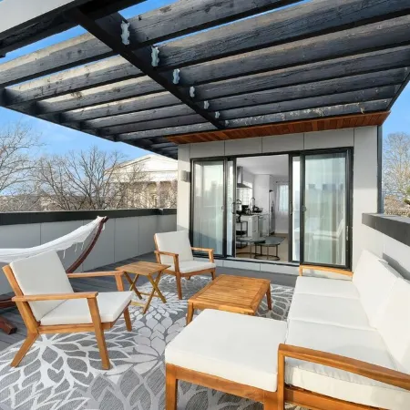 Luxury Downtown Mansion! Garage Parking! Roofdeck!