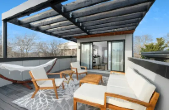 Luxury Downtown Mansion! Garage Parking! Roofdeck!