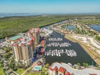 3 BR 2 BA with AMAZING 8th Floor River & Gulf View!