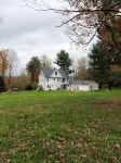 Beautiful 7 Bedroom home on family farm, perfect for a large group Hotels in Fallsburg