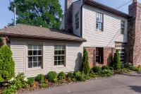 Morrison Cabin Offers The Finest Interiors, Unique History & Very Best Location