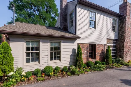 Morrison Cabin Offers The Finest Interiors, Unique History & Very Best Location