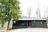 CAPER CABIN at Black Rock Mountain Clayton, GA- A Hiker's Haven