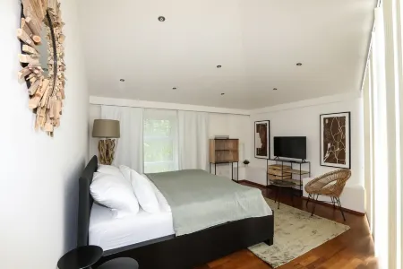 ~ Regensburg Schönstes Appartment an der Donau~ Отели в г. Зинцинг