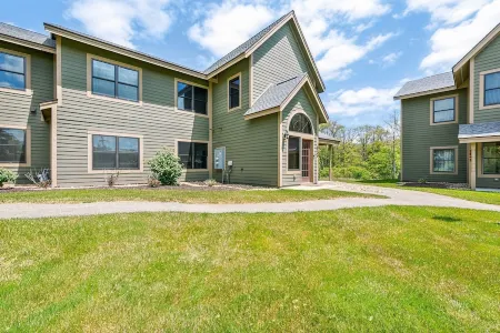 Summit House Luxury Condo