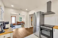 Located near St Pete beaches, downtown Gulfport and short distance to Tampa