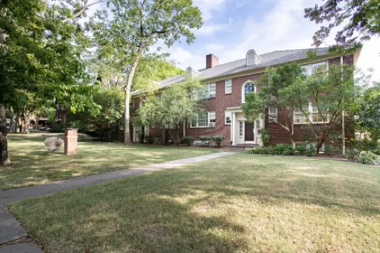 Quaint Cottage close to Vanderbilt and Downtown