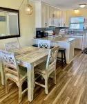Private balcony with an unobstructed view of Gulf - A 1/2 mile from The Hangout!
