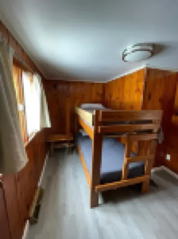 Charming Cabin Retreat on Cedar Cove