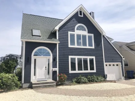 New Luxury Waterfront Beach House in Lavallette! Sleeps 12!