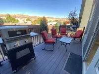 Luxury Entrada Townhome near downtown, Arches Nat’l Park, townie bikes included!
