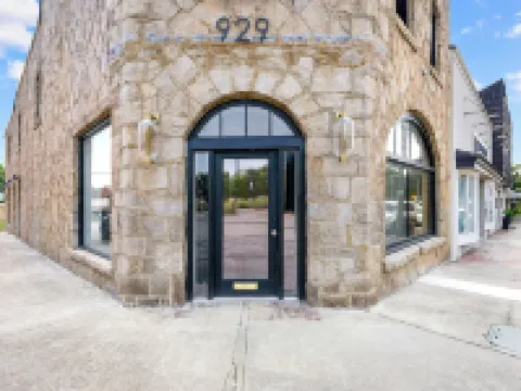 Walk to Stone Mountain Park! Historic Loft in Downtown Stone Mountain Hotels in Stone Mountain