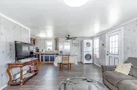 Moongazer is the ideal place to unwind and relax. Hotel a Surfside Beach