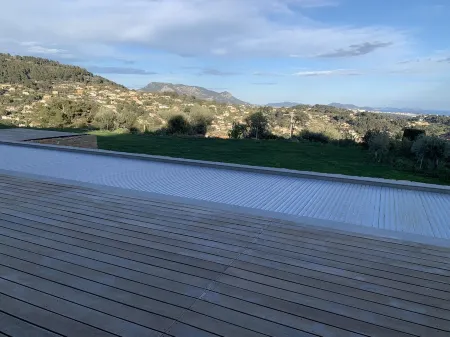 Contemporary villa - 15 M swimming pool - large garden Отели рядом с достопримечательностью «Парк Фратерните»