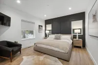 Lake Views, Modern & Luxurious, Walk to Town