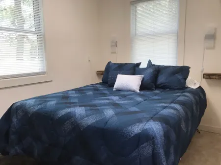 Oceanside Tiny House in Beautiful Frisco Отели в г. Фриско