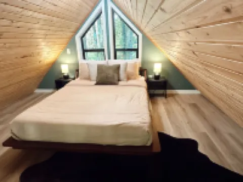 Among the Trees in Ashford, WA - Minutes to Paradise Mt. Rainier entrance 阿什福德酒店