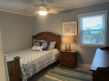 Oak Island 2nd Row Large Beach Home with Private Gated Pool! 5 Bedrooms, 3 decks