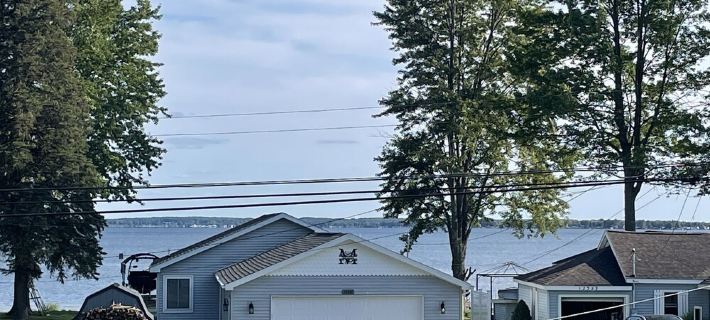 Houghton Lake and Higgins Lake family adventures await! Hotels in Roscommon County