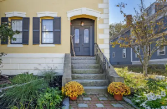 2BR/2.5Bath|KING Suite|Balcony|Reserved Parking!