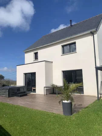 Beautiful seaside house Отели в г. Плуэзек