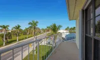 Cozy beach condo steps away from the beach!