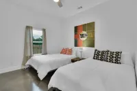 3 Bd-3BATH-Parking 4 cars + -Sleeps 10 - Horseshoe Bay -Marble Falls- Game Room!