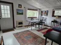 West Wing - a unique private space w/patio Hotels in Olive