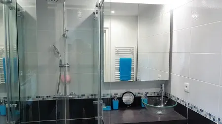 Newly renovated 2-room apartment in "Venise Provençale Отели рядом с достопримечательностью «Camping Les Mûres»