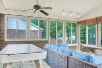 Peaceful Retreat on Lake Norman /Pontoon Boat Ava.