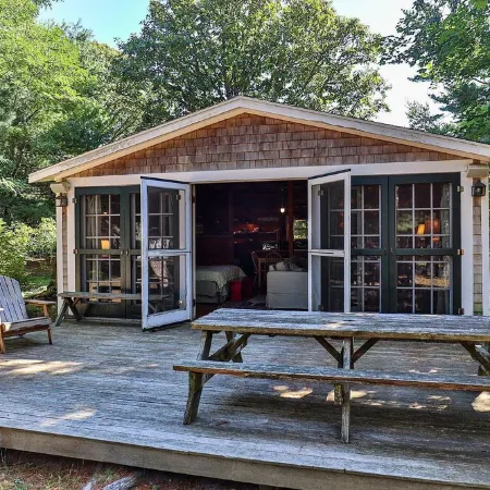 1940s Cottage Stunner Large Studio w/loft feel dog friendly