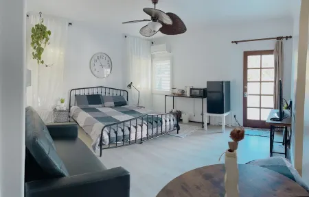 Master Bedroom Large Bathroom in Central O.C