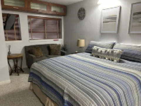 Cozy Waterfront Condo in a Quiet Cove.   Private Boat Launch