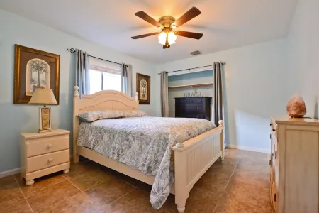 St. Lucie River Breezes - Downtown Stuart and Beaches Within Minutes Отели в г. Martin County