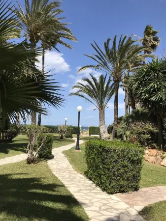 1ªLínie! Right on the beach, sea views, pool, climate, WIFI