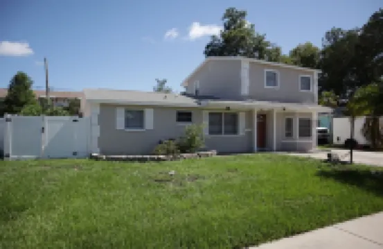Quiet Pool Haven: 4BR - 9PPL, AC, WiFi, and Beaches Nearby