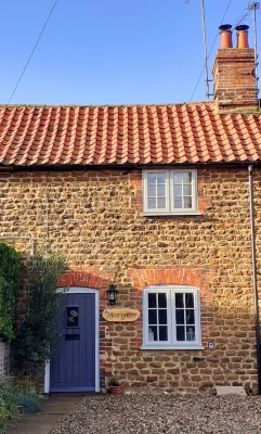 Moongazer Cottage Heacham Hotels near Tesco Express