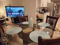 Cute coastal cottage close to beach and downtown nightlife.