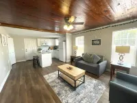 Cozy Little House in Level Plains