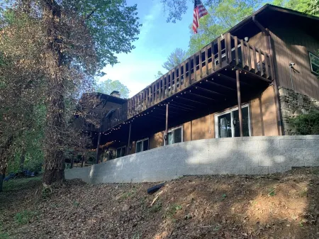 Knob Creek Guest Suite 1 mile from Brevard, NC