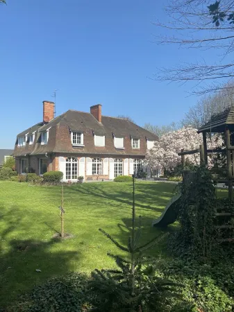 Renovated apartment in a quiet Anglo-Norman house