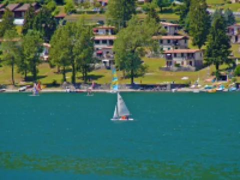 House by the lake with garden Hotels in Anfo