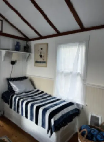 Classic Cape Cod Beach Cottage Steps to Private Beach or Stroll to Town! A/C !