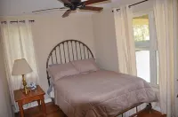 Cozy  2 bed 2 bath apt. with porch, peaceful Riverfront in the NW Catskill area