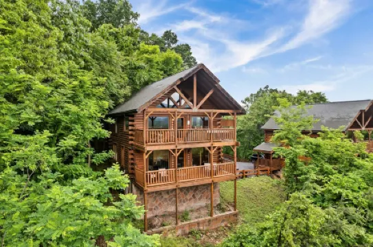 💘 Mountain Escape 1-Bedroom Cabin with Spectacular Scenery in GSMNP