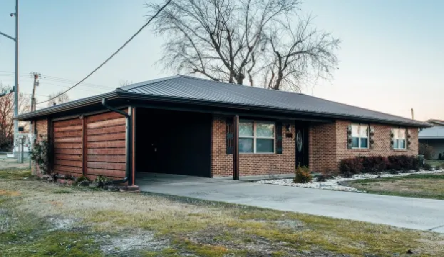 Stylish and funky, minutes away from everything NWA has to offer!