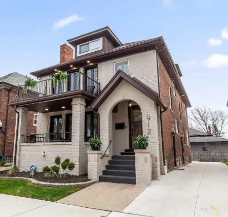 Entire home in Grosse Pointe Park ... Welcome to the MotorcityBnB! Отели в г. Гросс Пуэнт Парк