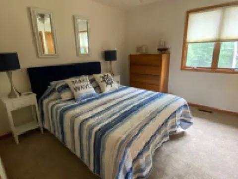 2 Bedroom Coach House, Green Lake, WI Hotels in Green Lake County