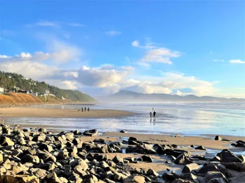 Elevator, Master Suites, Jacuzzi's -  steps to the Beach!