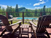 Newly Remodeled Fireplace Studio Ski-in/Ski-Out Condo-Balcony, Pool & Hot Tub